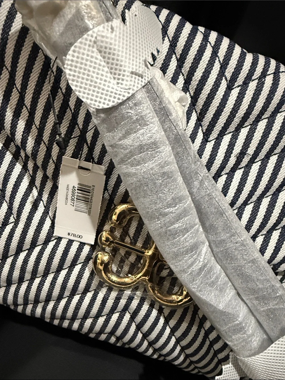 Express NWT Quilted Crossbody - Navy & White with Gold Chain - Picture 5 of 7
